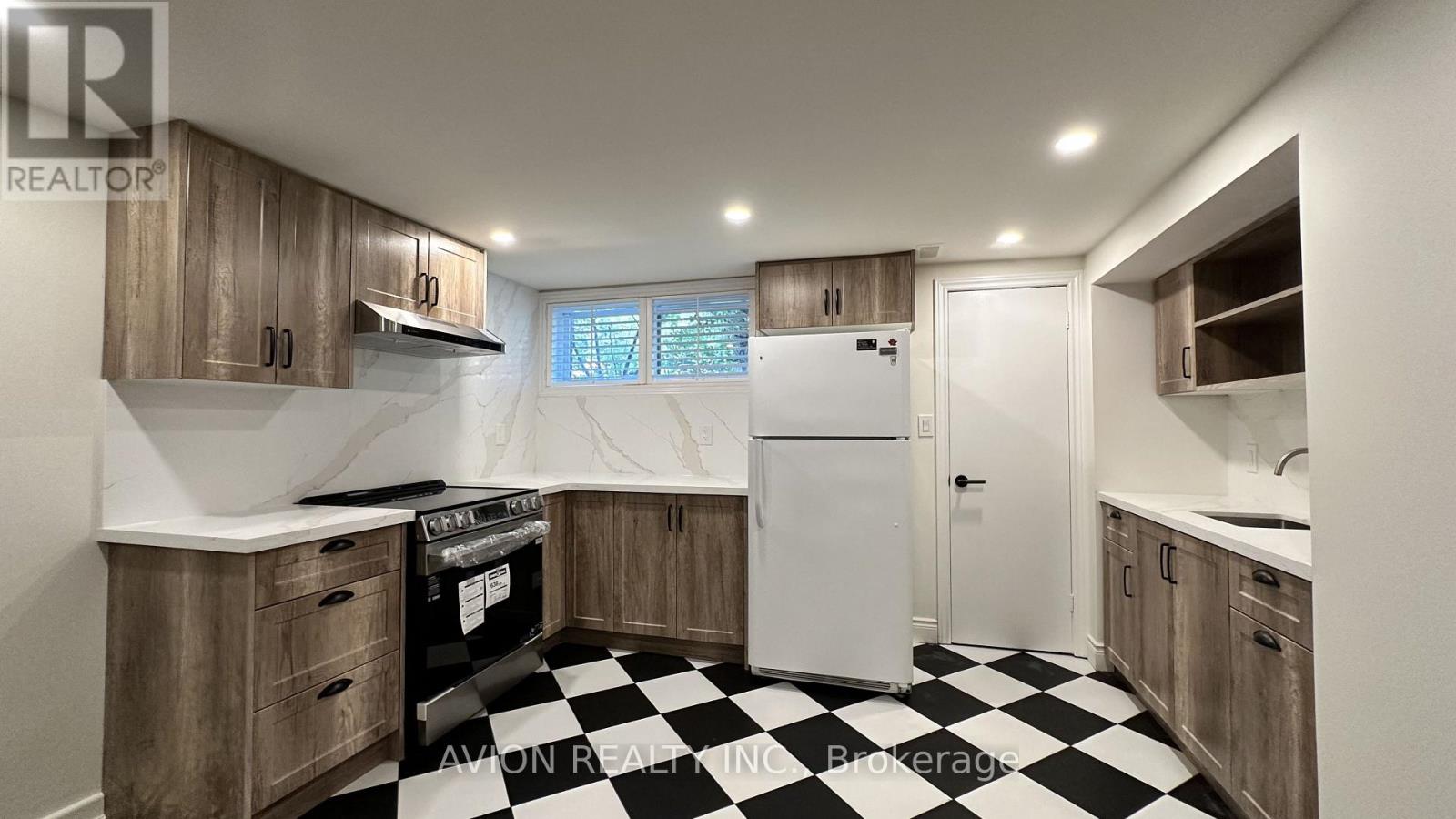 Bsmt - 570 Exbury Crescent, Mississauga, Ontario  L5G 2P4 - Photo 1 - W13743166