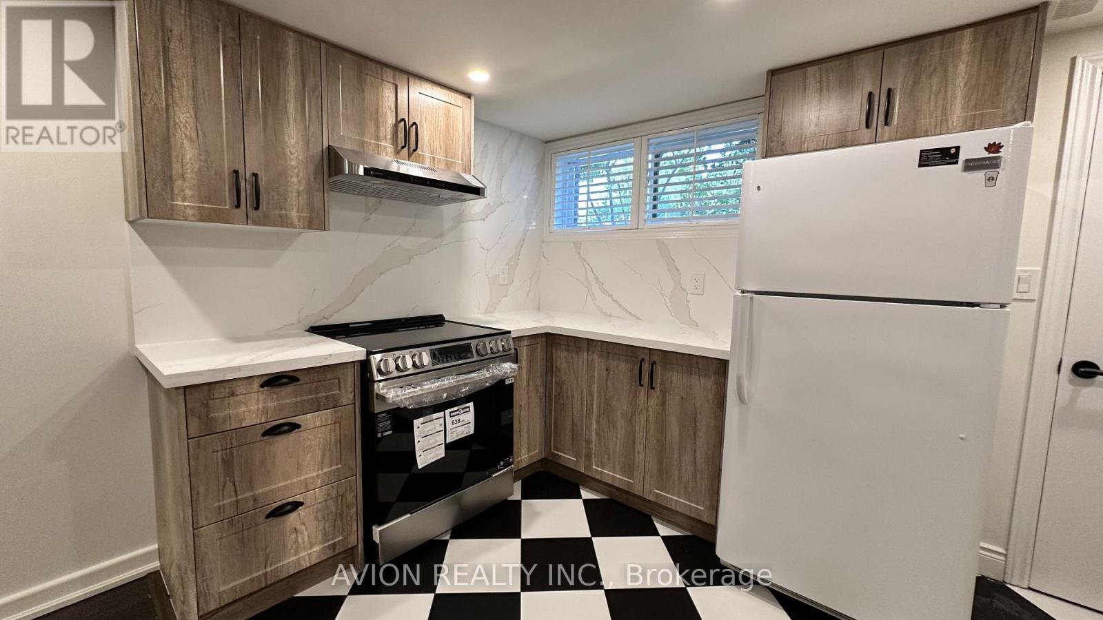Bsmt - 570 Exbury Crescent, Mississauga, Ontario  L5G 2P4 - Photo 2 - W13743166