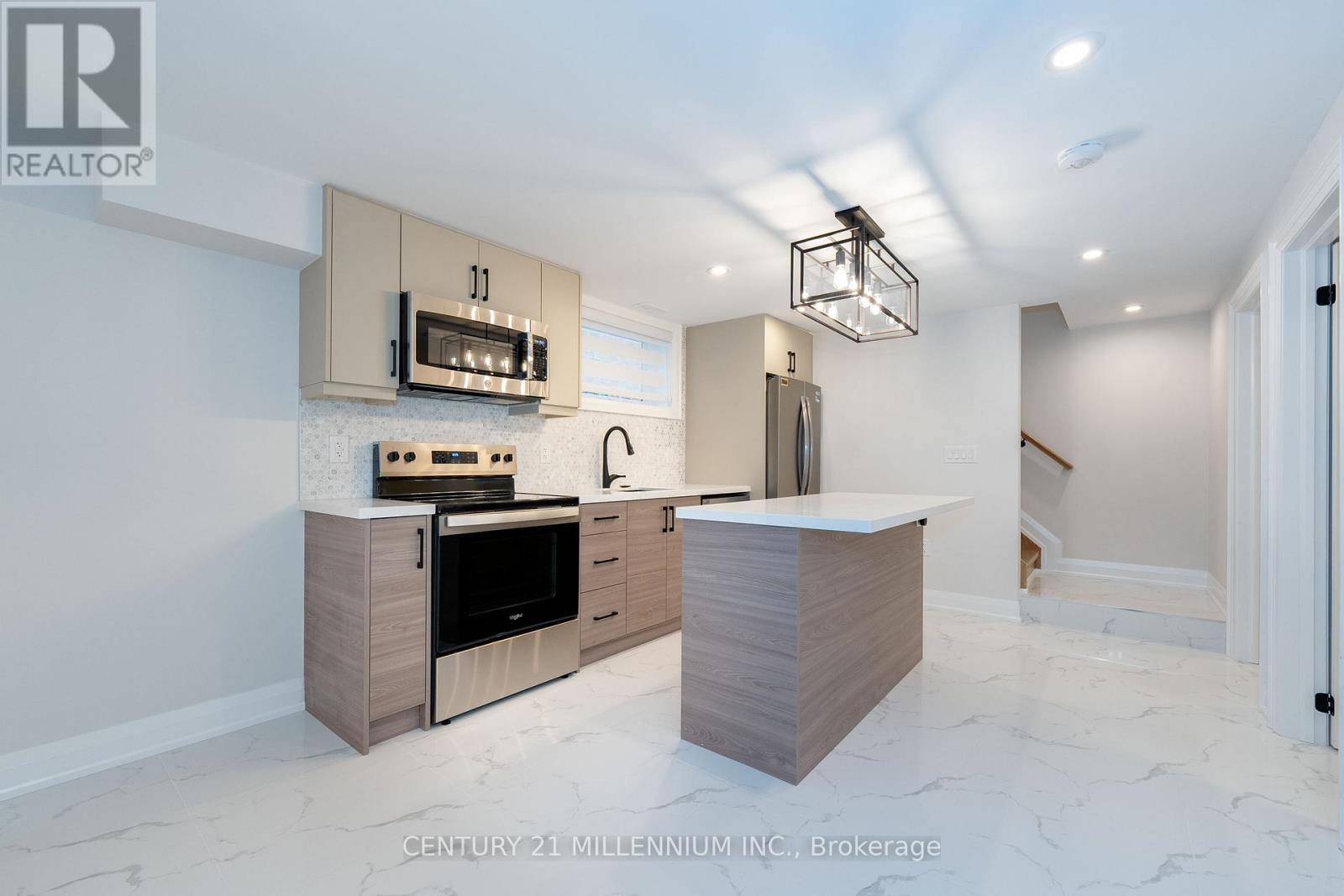 B - 31 Mariposa Avenue, Toronto, Ontario  M6N 4A1 - Photo 10 - W13743168