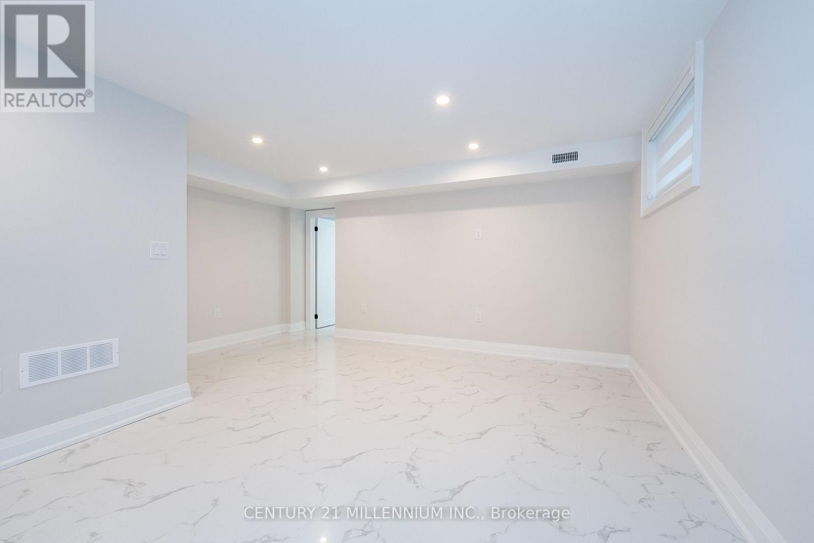 B - 31 Mariposa Avenue, Toronto, Ontario  M6N 4A1 - Photo 13 - W13743168
