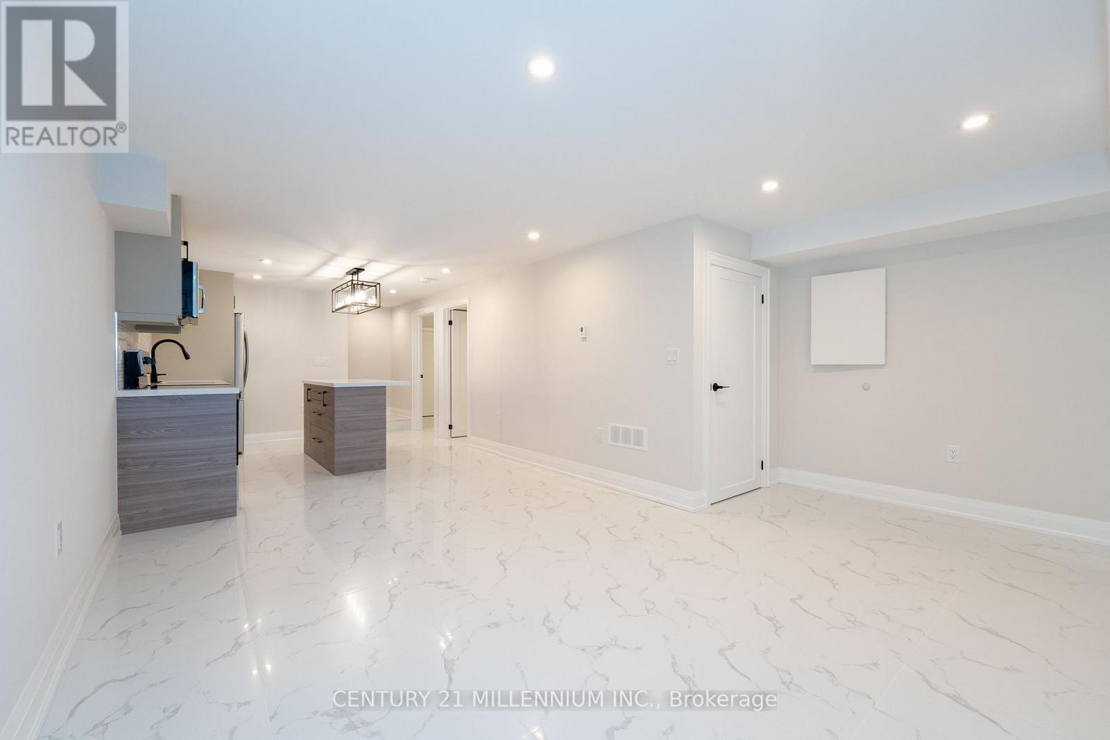 B - 31 Mariposa Avenue, Toronto, Ontario  M6N 4A1 - Photo 14 - W13743168