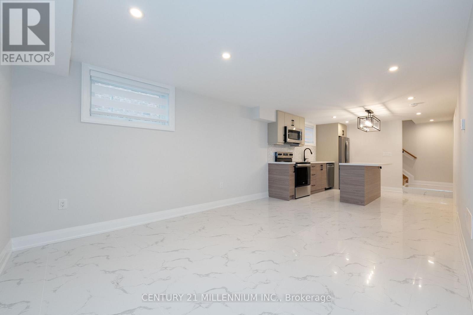 B - 31 Mariposa Avenue, Toronto, Ontario  M6N 4A1 - Photo 16 - W13743168
