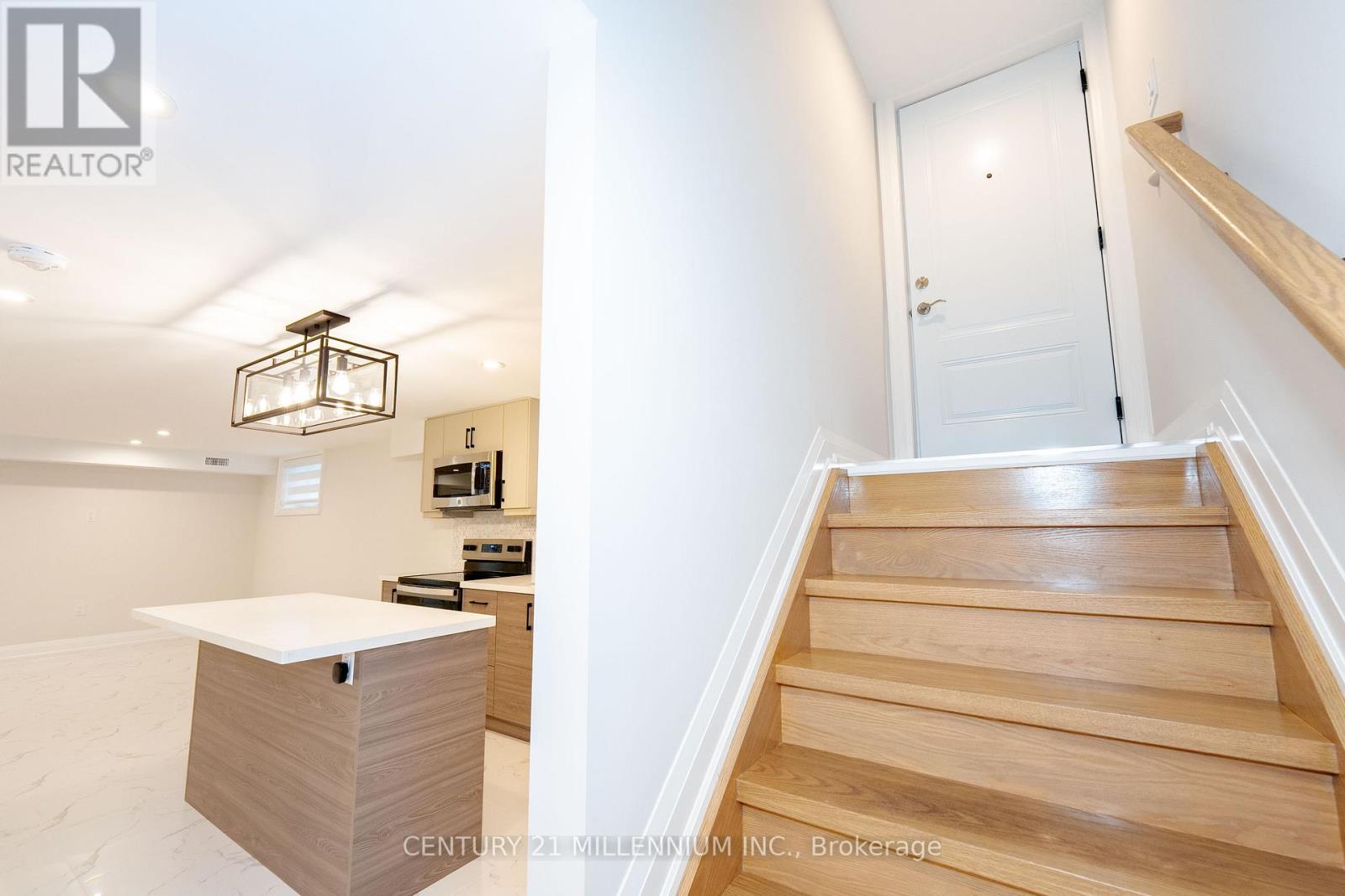 B - 31 Mariposa Avenue, Toronto, Ontario  M6N 4A1 - Photo 2 - W13743168