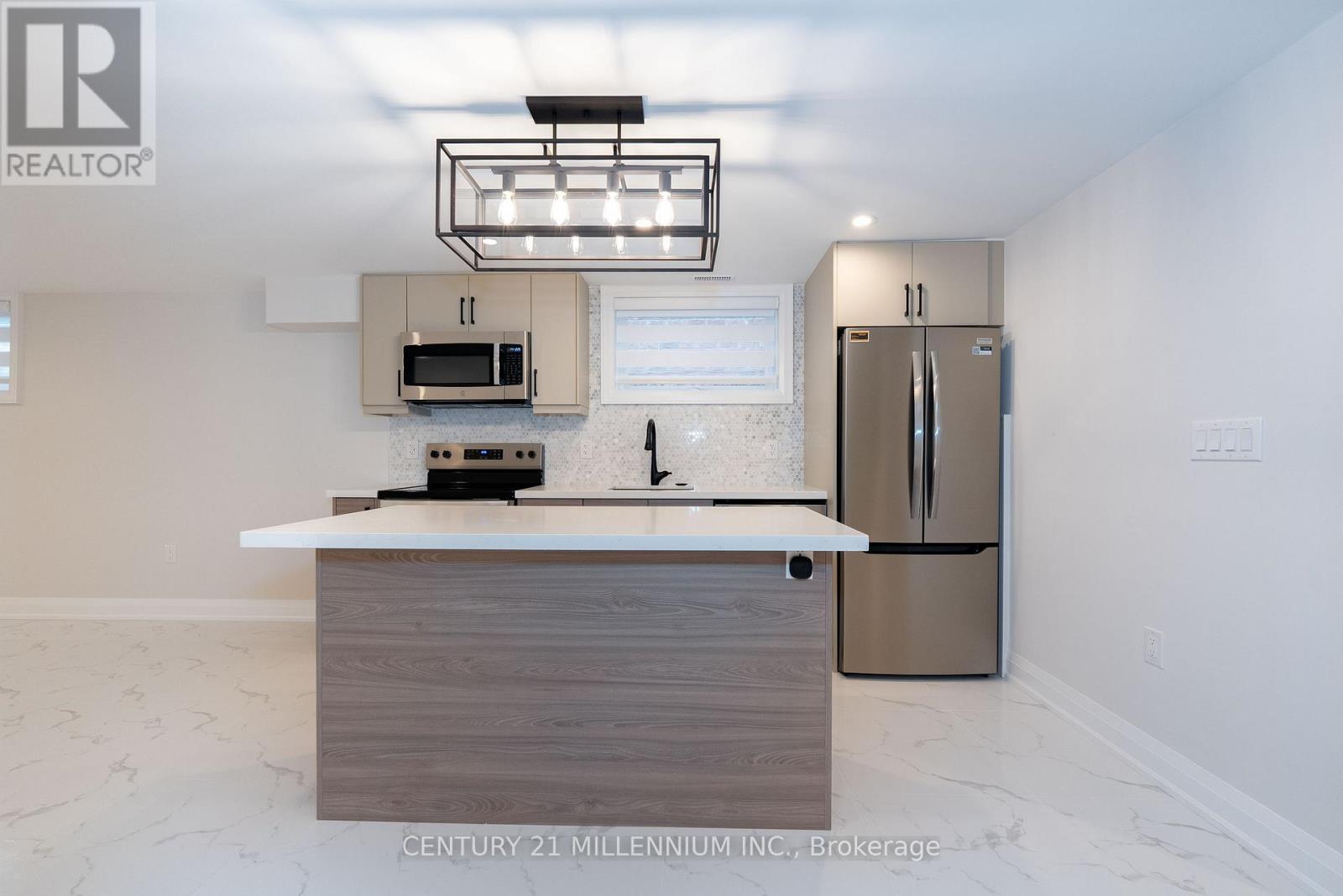 B - 31 Mariposa Avenue, Toronto, Ontario  M6N 4A1 - Photo 7 - W13743168