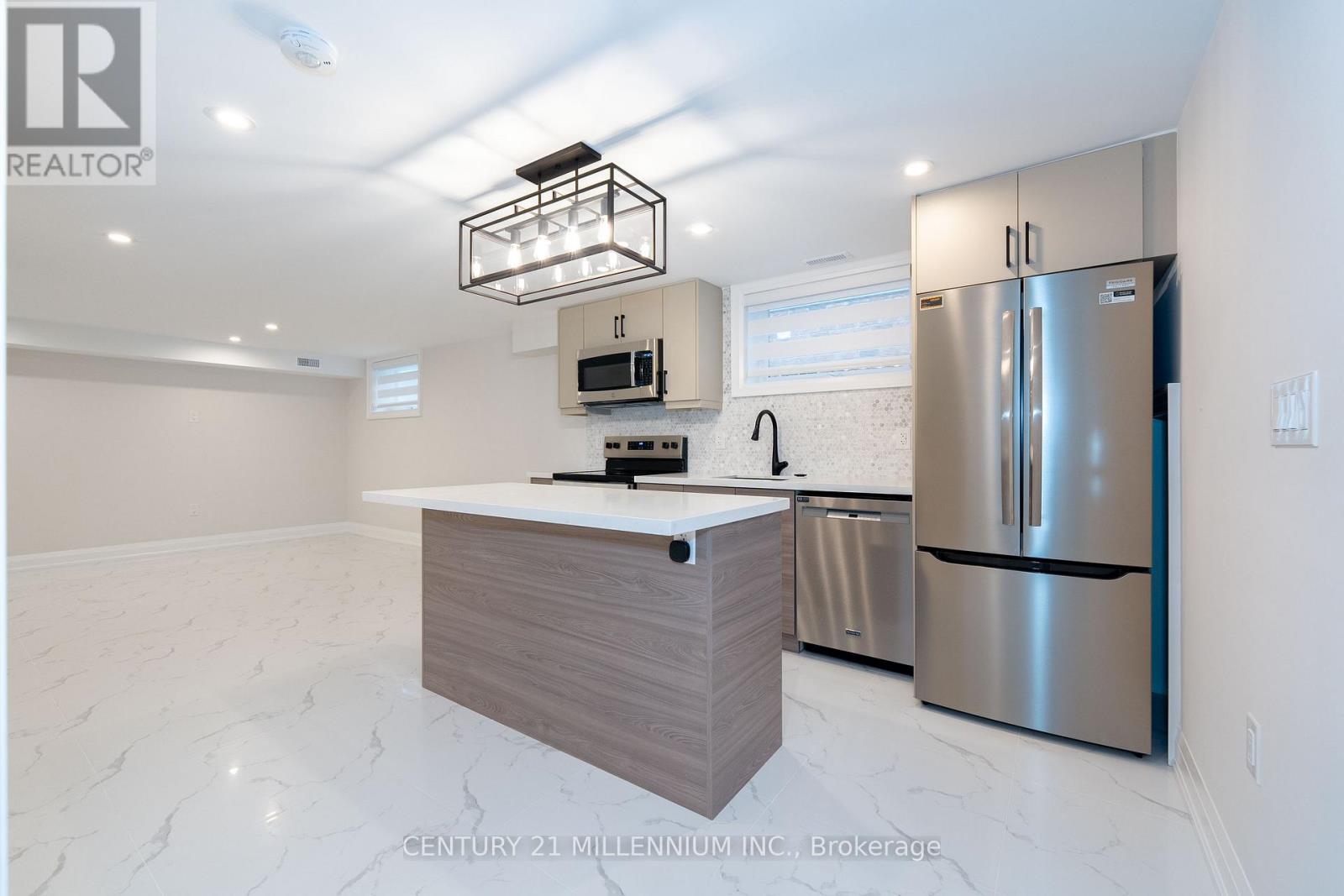 B - 31 Mariposa Avenue, Toronto, Ontario  M6N 4A1 - Photo 8 - W13743168