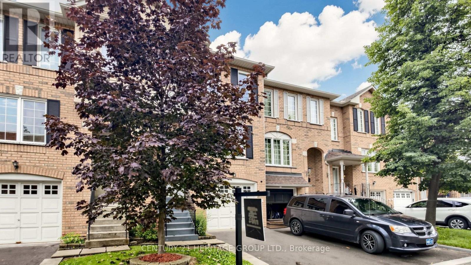 Unit 39, 2 Clay Brick Court, Brampton, Ontario  L6V 4M7 - Photo 2 - W13743206