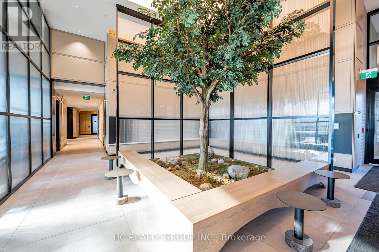 302 - 3220 William Coltson Ave Avenue E, Oakville, Ontario  L6H 7X9 - Photo 4 - W13743238