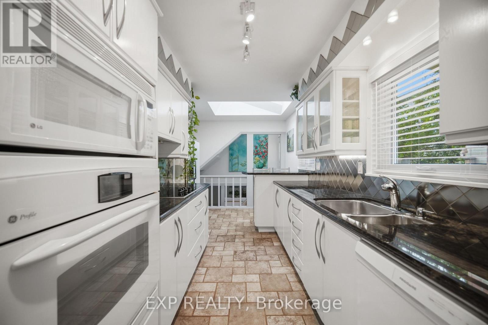357 Karen Park Crescent, Mississauga, Ontario  L5A 3C8 - Photo 19 - W13743258