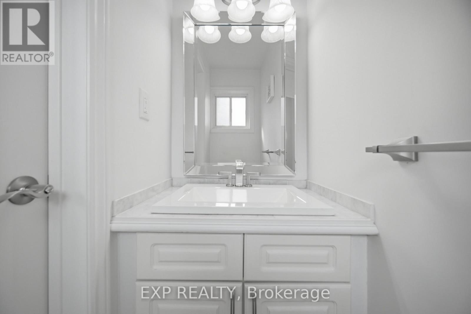 357 Karen Park Crescent, Mississauga, Ontario  L5A 3C8 - Photo 24 - W13743258