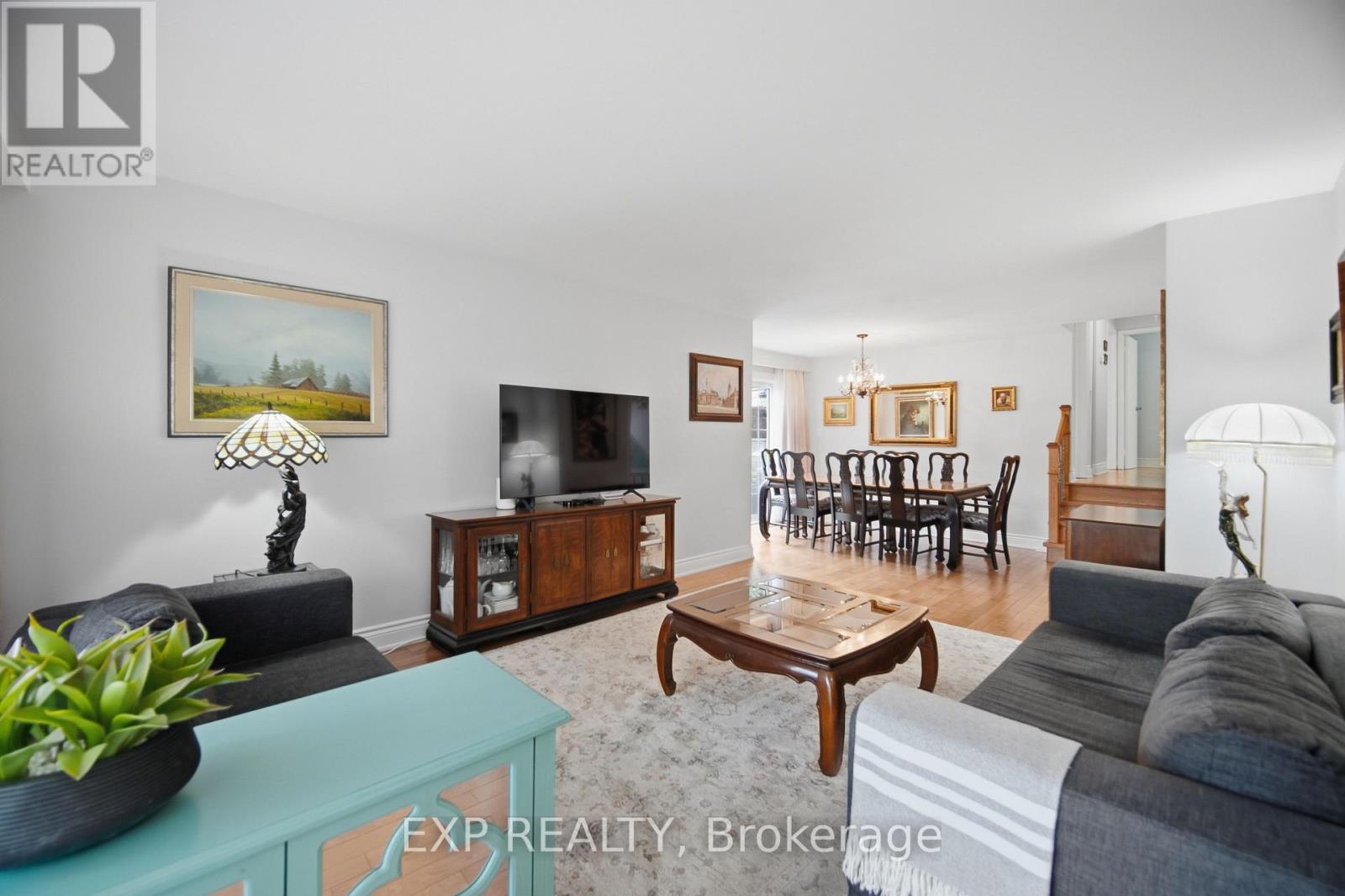 357 Karen Park Crescent, Mississauga, Ontario  L5A 3C8 - Photo 7 - W13743258
