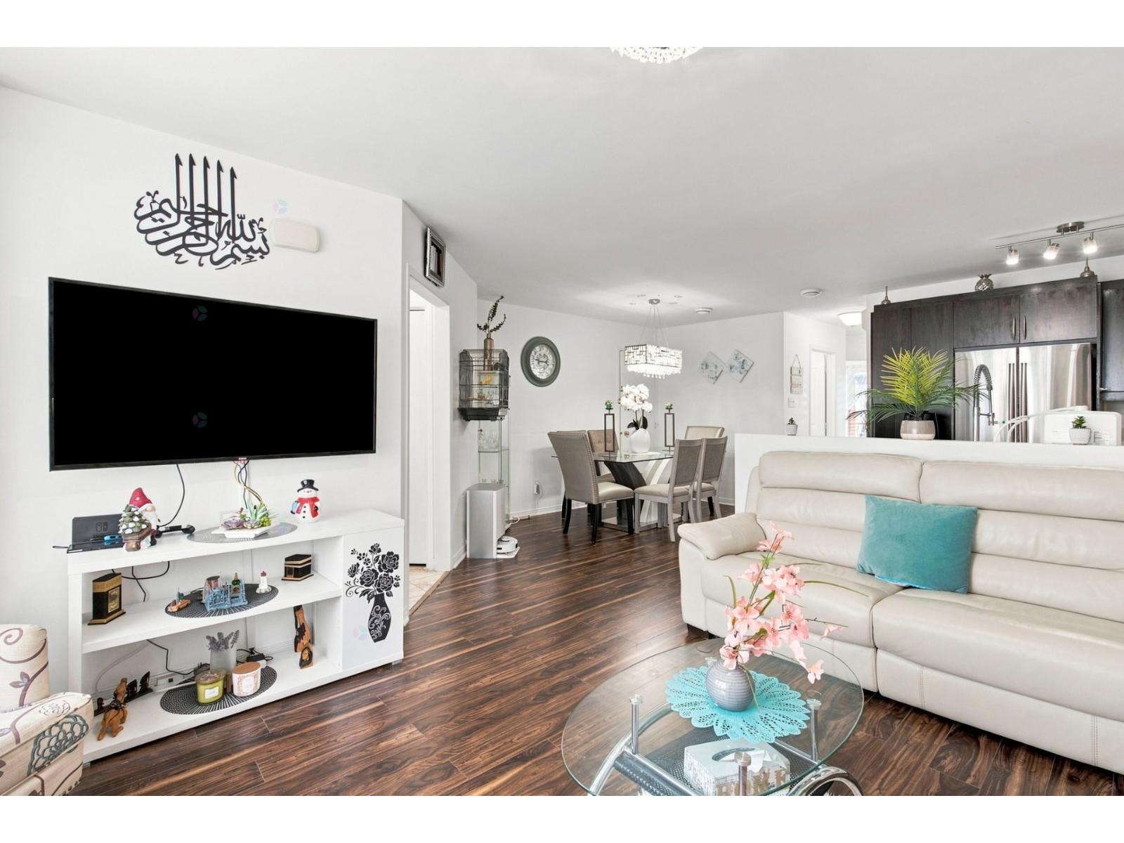 7150 Rue du Chardonneret|#4 Brossard Quebec Canada J4Z0B3 4