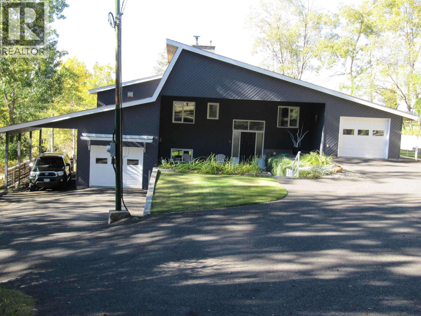4838 Telqua Drive, 108 Mile Ranch, British Columbia  V0K 2Z0 - Photo 3 - R3161298