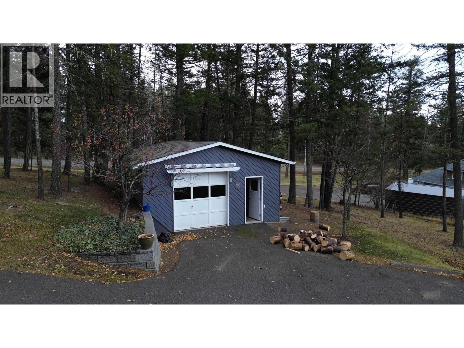 4838 Telqua Drive, 108 Mile Ranch, British Columbia  V0K 2Z0 - Photo 9 - R3161298