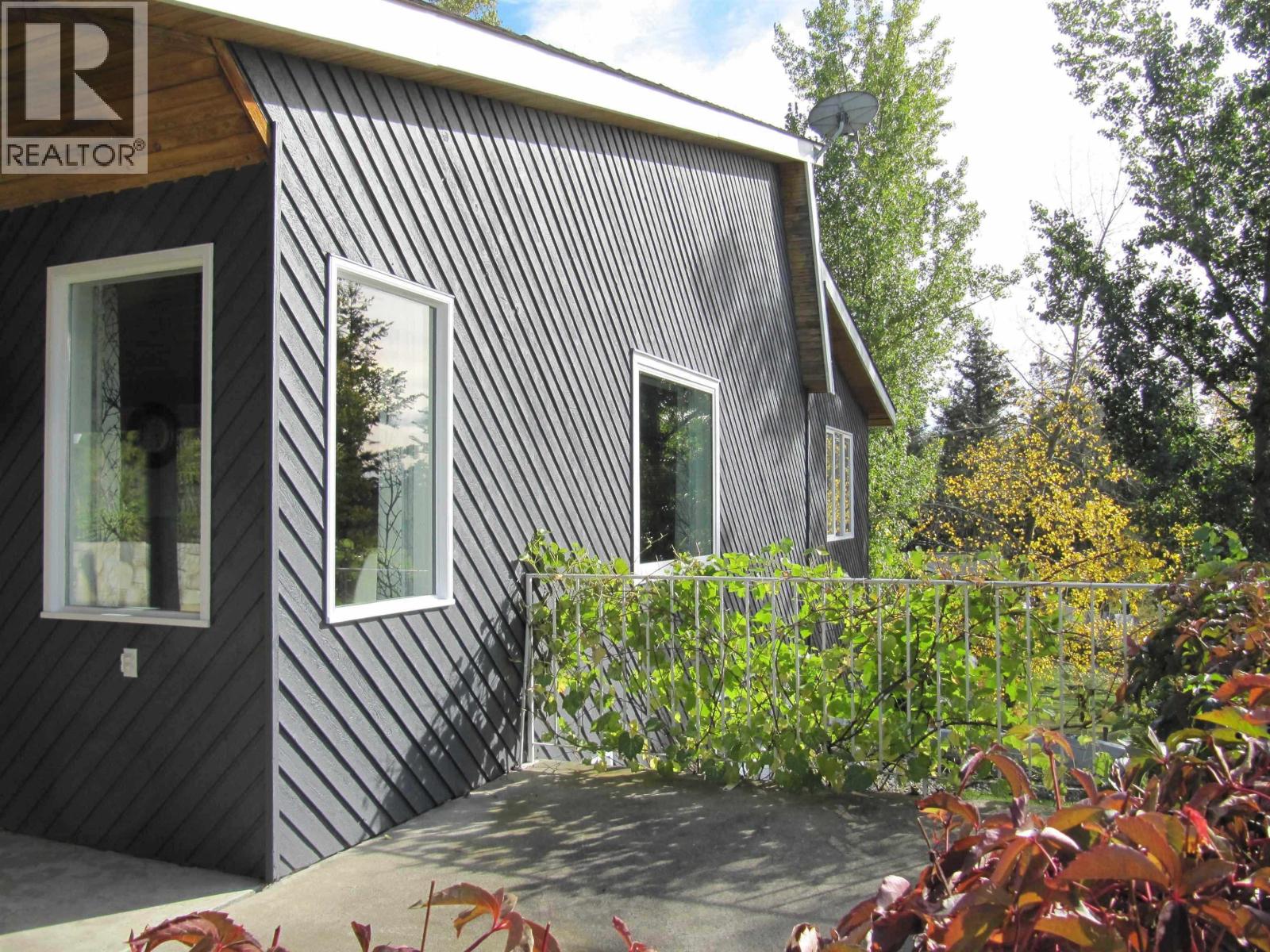 4838 Telqua Drive, 108 Mile Ranch, British Columbia  V0K 2Z0 - Photo 40 - R3161298