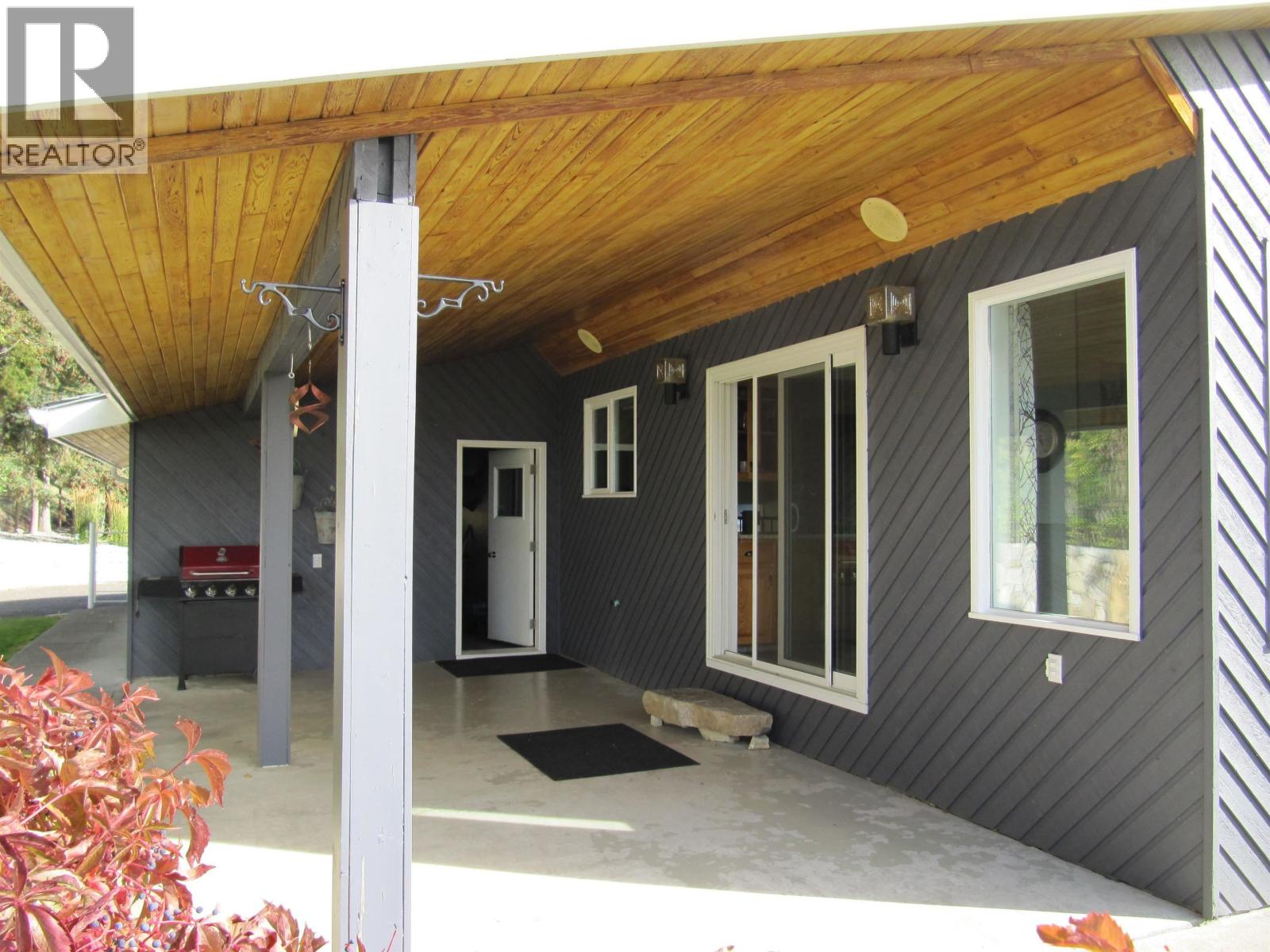 4838 Telqua Drive, 108 Mile Ranch, British Columbia  V0K 2Z0 - Photo 39 - R3161298