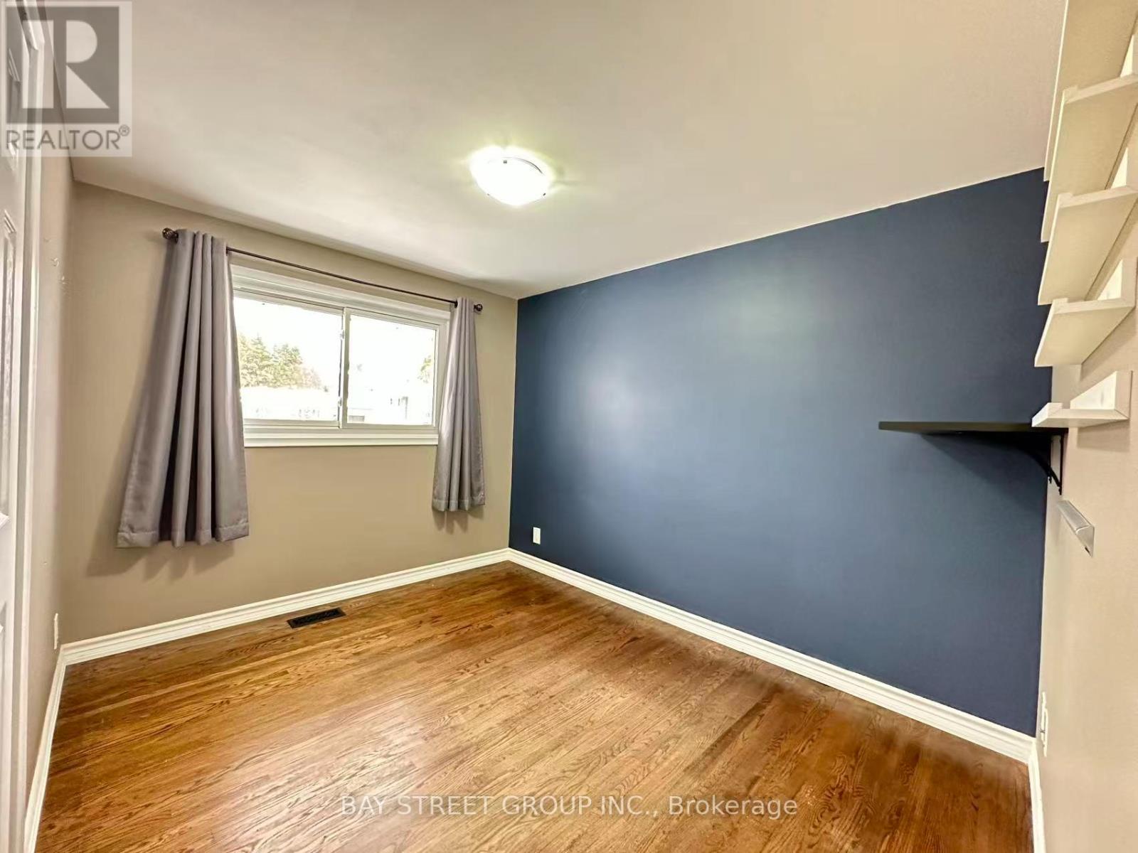 49 Howland Drive, Kitchener, Ontario  N2E 1G4 - Photo 9 - X13735500