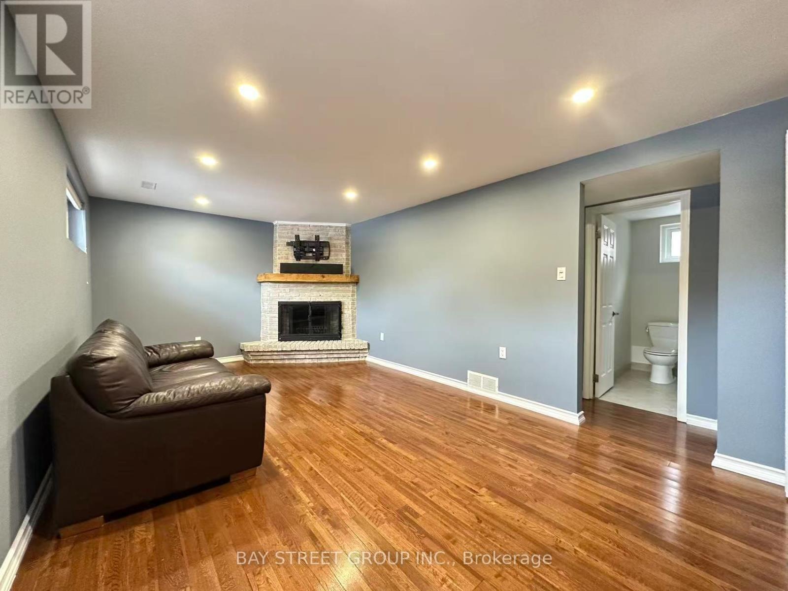 49 Howland Drive, Kitchener, Ontario  N2E 1G4 - Photo 13 - X13735500
