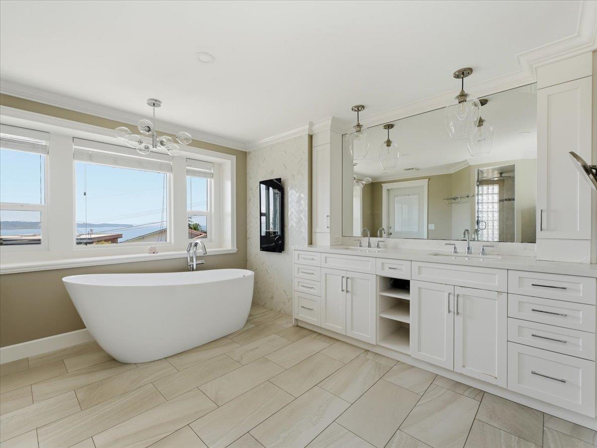 1087 Finlay Street, White Rock, British Columbia  V4B 4K7 - Photo 23 - R3161422