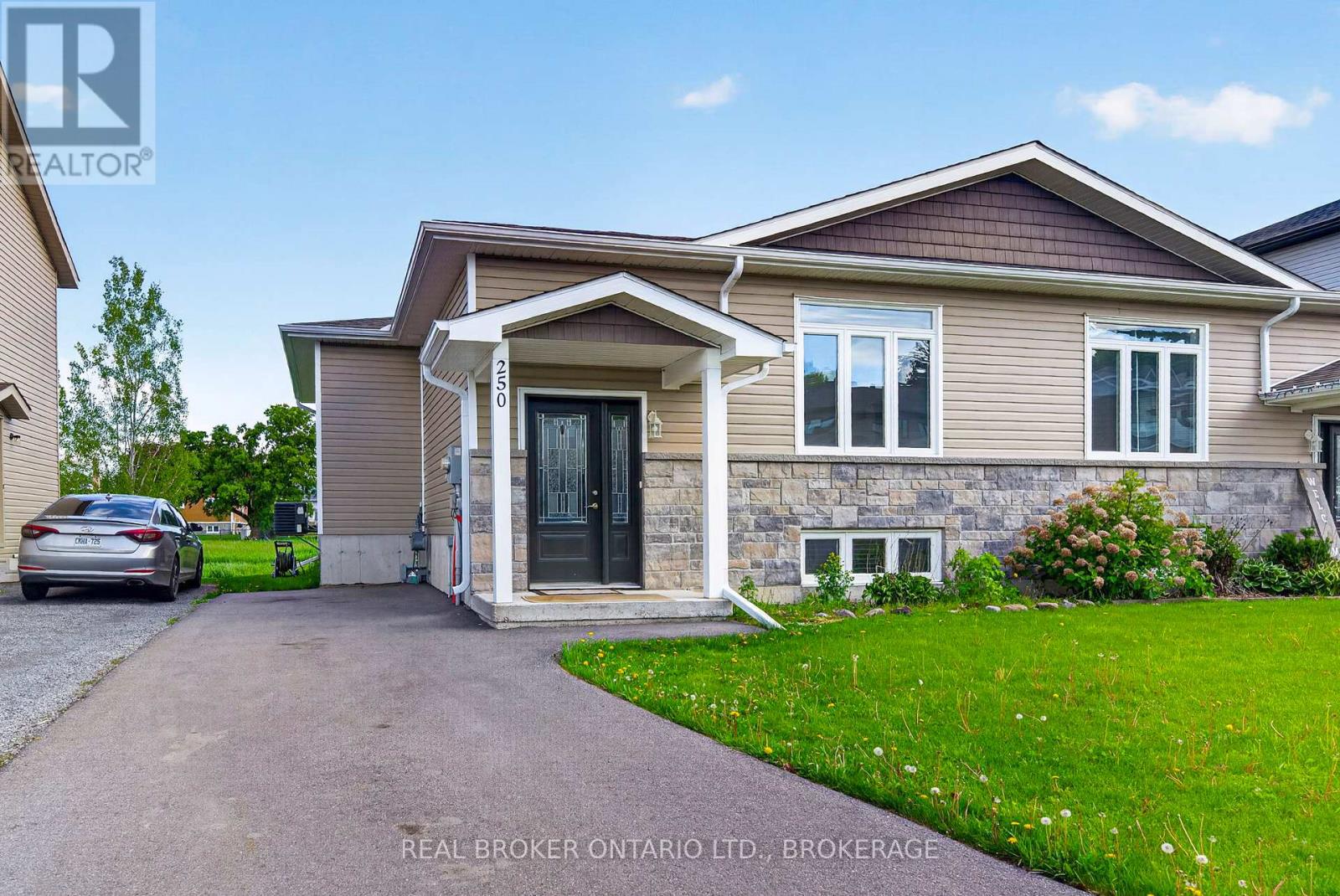 250 Lourdes Avenue, Cornwall, Ontario