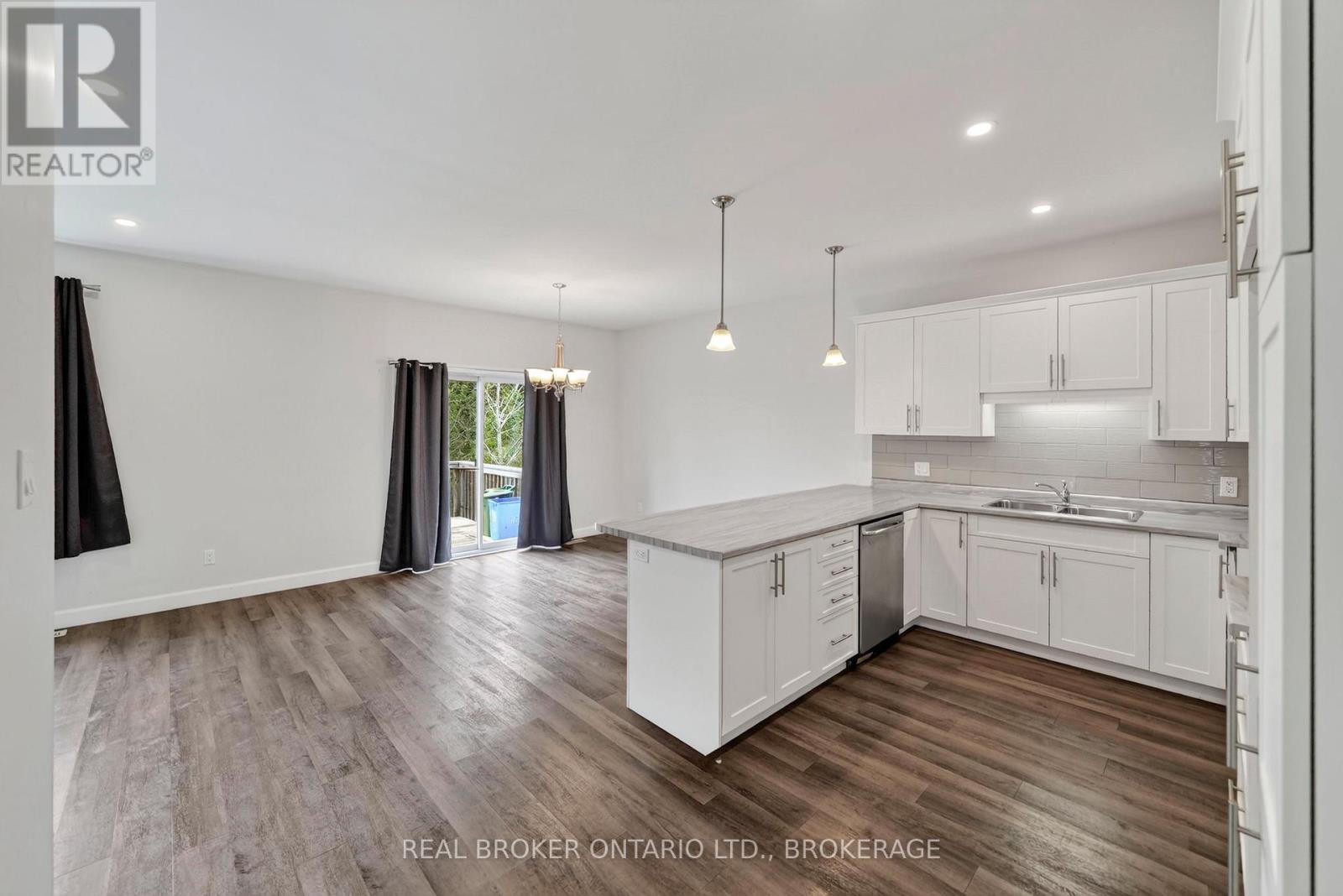 250 Lourdes Avenue, Cornwall, Ontario  K6H 0E8 - Photo 12 - X13743282