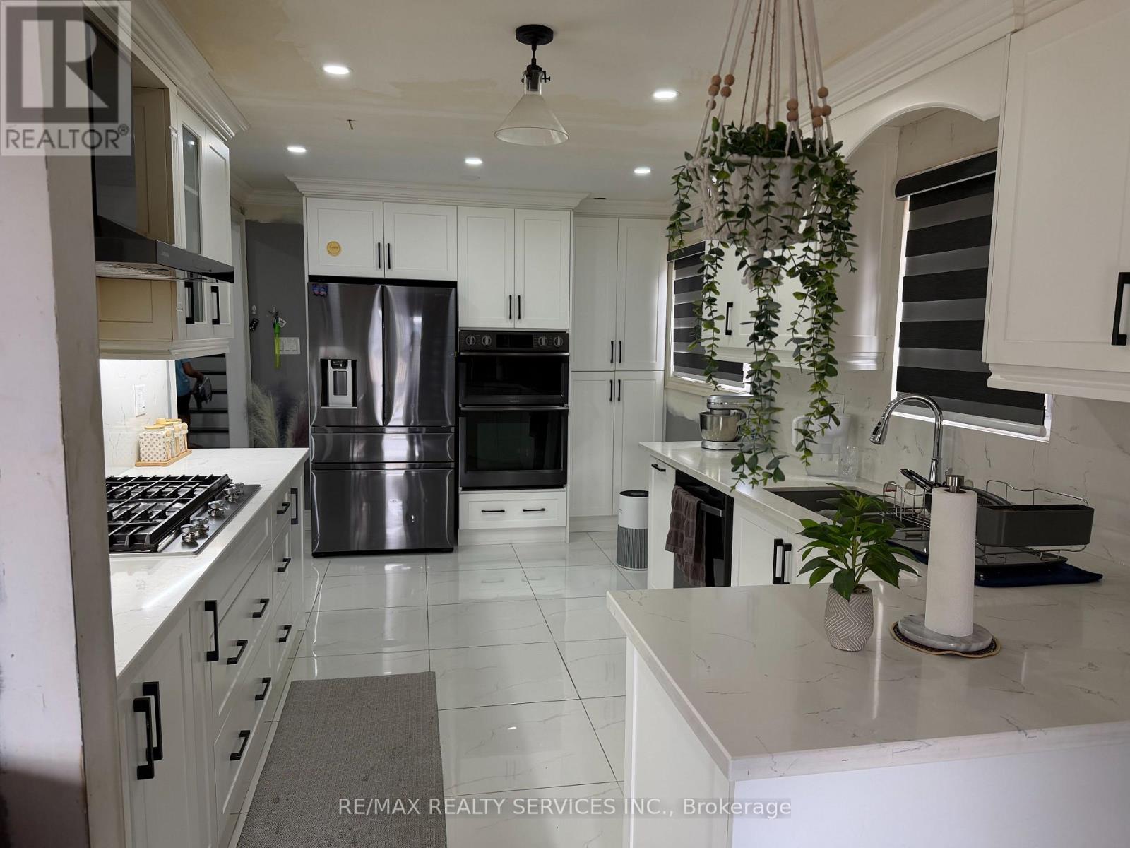 62 Trewartha Crescent, Brampton, Ontario  L6Z 1X4 - Photo 8 - W13743288