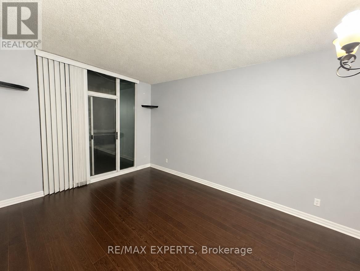 209 - 1359 Rathburn Road, Mississauga, Ontario L4W 5P7 - Photo 5 - W13743308
