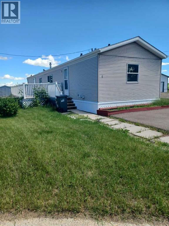 Unit 4, 4506 50 Avenue, Bentley, Alberta  T0C 2J0 - Photo 1 - A2326785