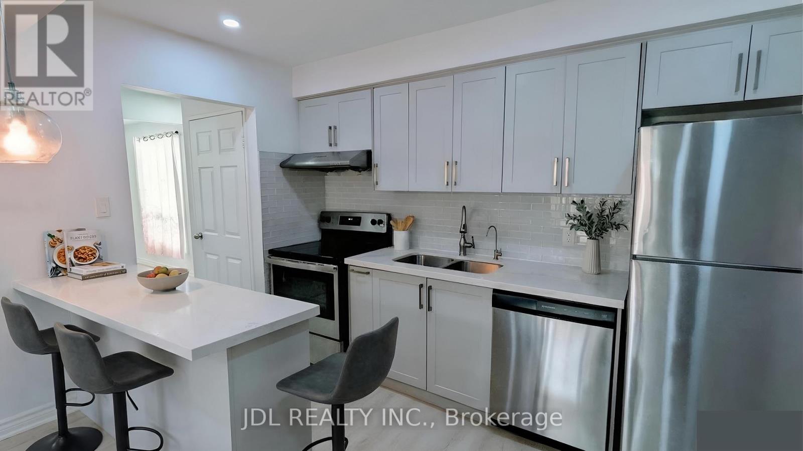 5 - 431 Keats Way, Waterloo, Ontario  N2L 5S7 - Photo 9 - X13743294