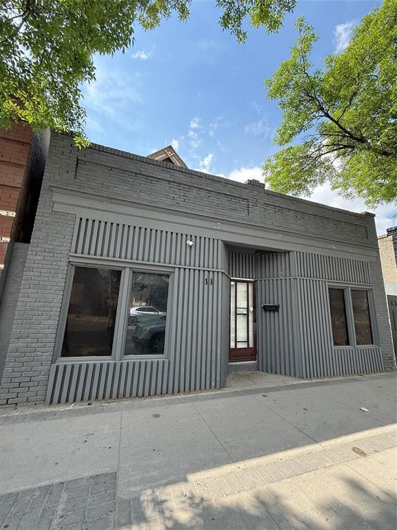448 Selkirk Avenue Winnipeg Manitoba Canada R2W2M5 1