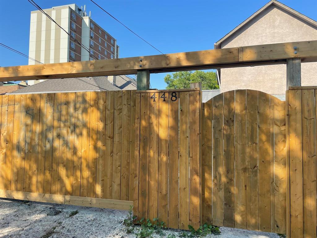 448 Selkirk Avenue Winnipeg Manitoba Canada R2W2M5 3