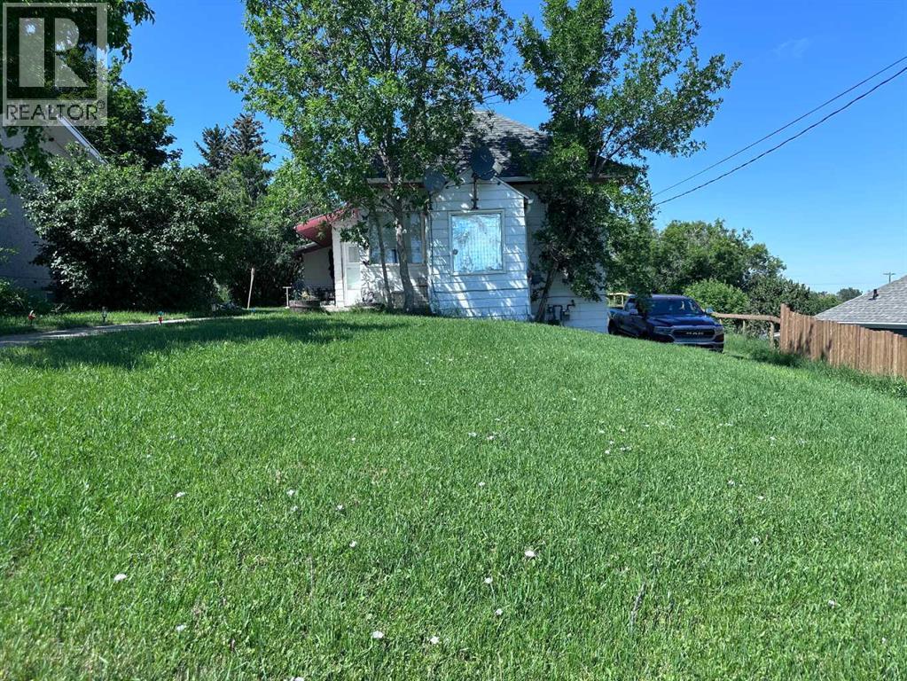 61 2 Avenue E, Cardston, Alberta