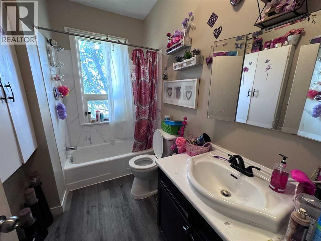 61 2 Avenue E, Cardston, Alberta  T0K 0K0 - Photo 8 - A2327072