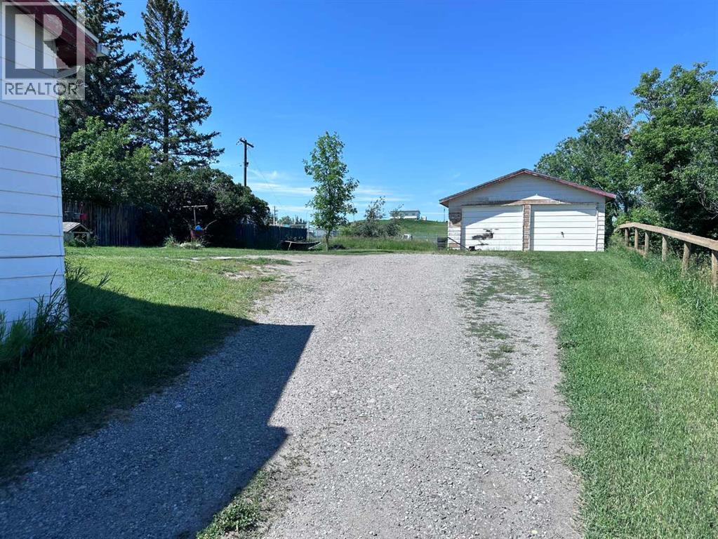 61 2 Avenue E, Cardston, Alberta  T0K 0K0 - Photo 18 - A2327072