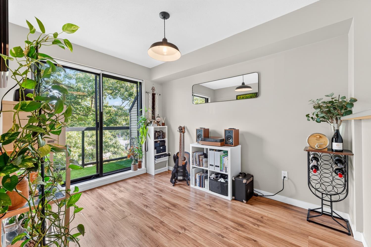 416 10866 City Parkway, Surrey, British Columbia  V3T 5W9 - Photo 6 - R3161409