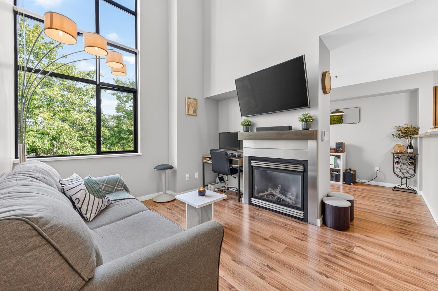 416 10866 CITY PARKWAY, Surrey, British Columbia