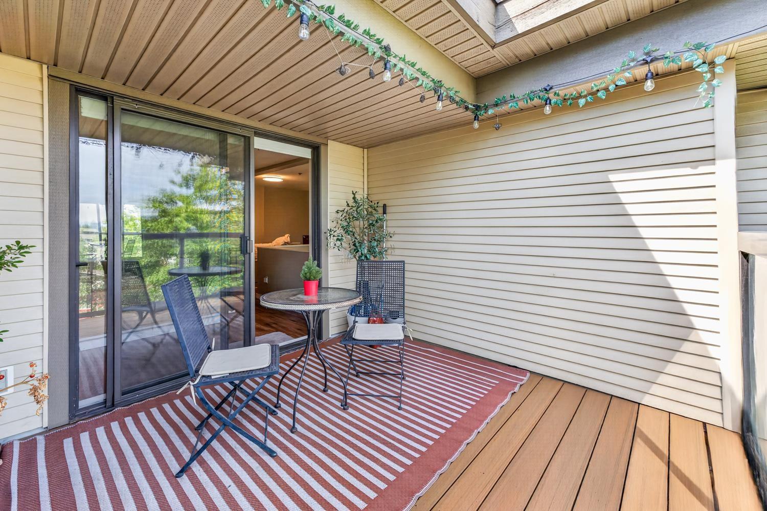 416 10866 City Parkway, Surrey, British Columbia  V3T 5W9 - Photo 13 - R3161409