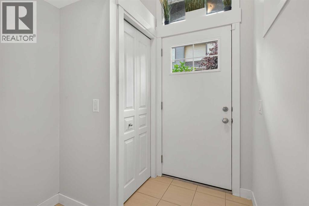 1106 Mckenzie Towne Row Se, Calgary, Alberta T2Z 1E1 - Photo 3 - A2340943