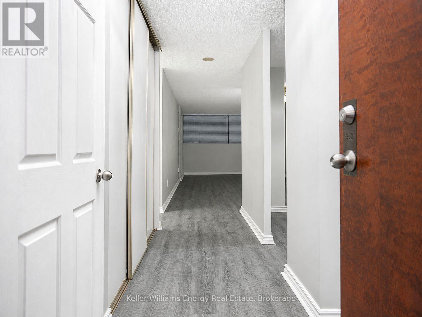813 - 10 Tapscott Road, Toronto, Ontario  M1B 3L9 - Photo 4 - E13743372