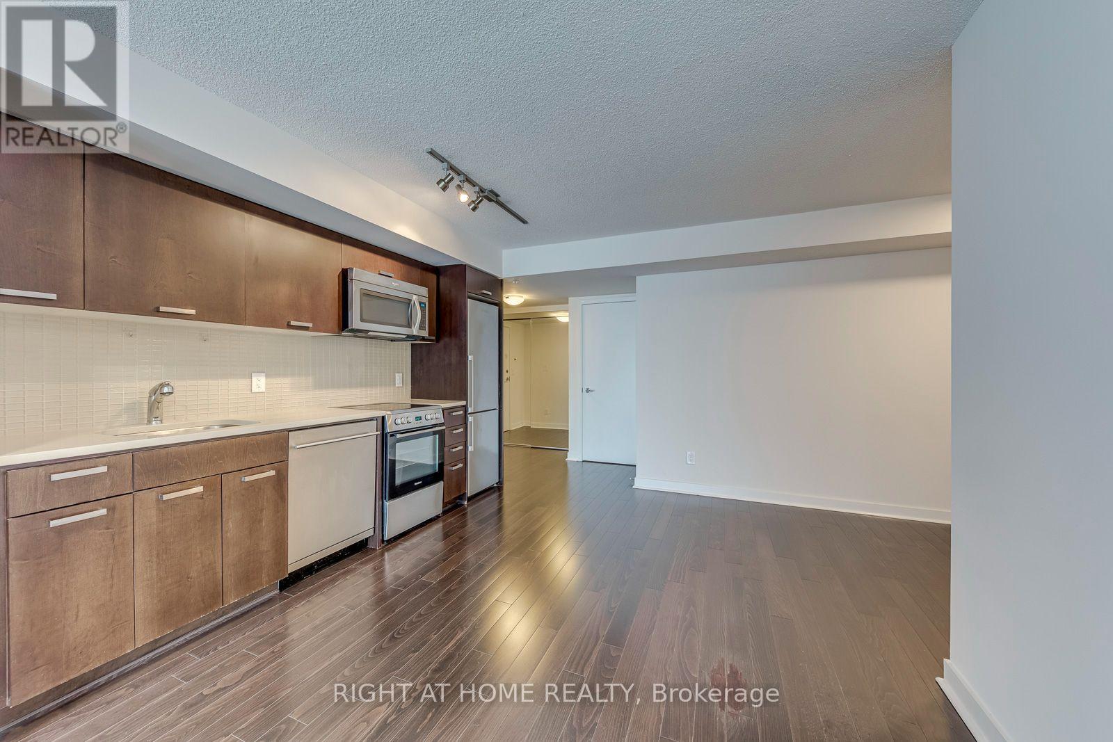 1306 - 295 Adelaide Street W, Toronto, Ontario  M5V 0L4 - Photo 11 - C13743362