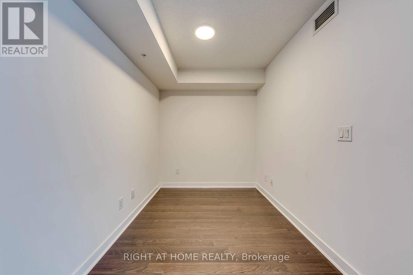 1306 - 295 Adelaide Street W, Toronto, Ontario  M5V 0L4 - Photo 18 - C13743362