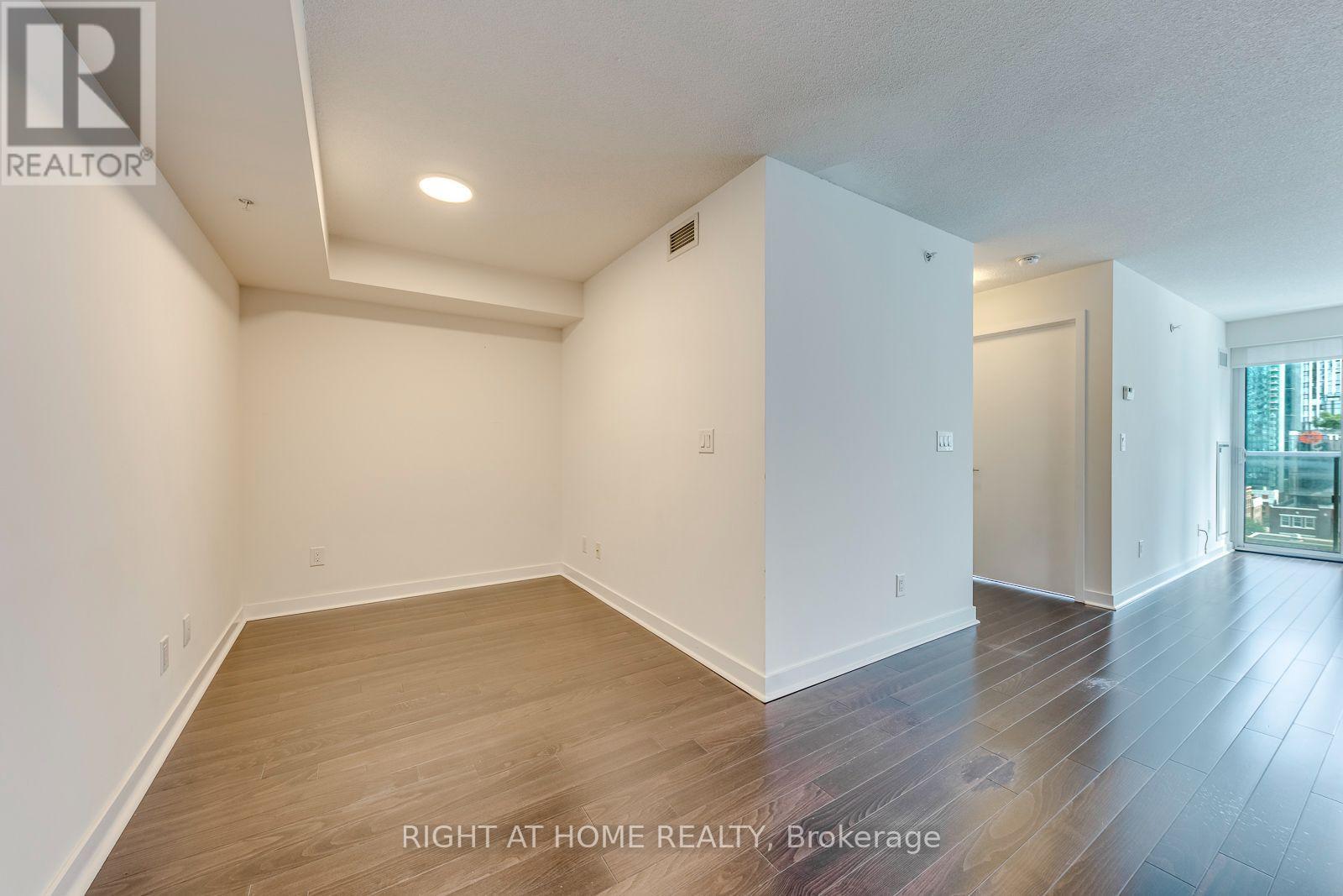 1306 - 295 Adelaide Street W, Toronto, Ontario  M5V 0L4 - Photo 20 - C13743362