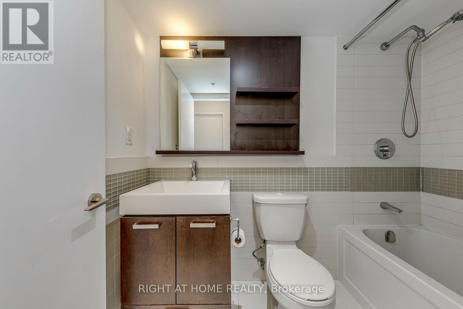 1306 - 295 Adelaide Street W, Toronto, Ontario  M5V 0L4 - Photo 25 - C13743362