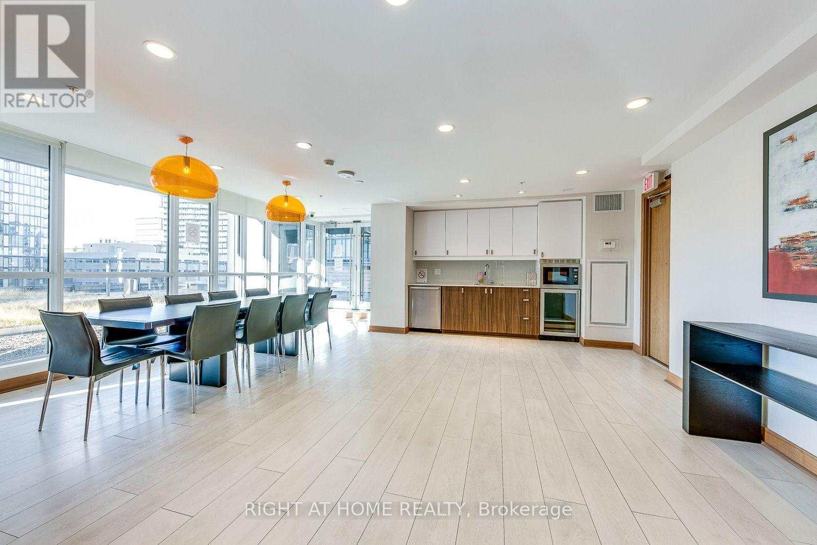 1306 - 295 Adelaide Street W, Toronto, Ontario  M5V 0L4 - Photo 32 - C13743362