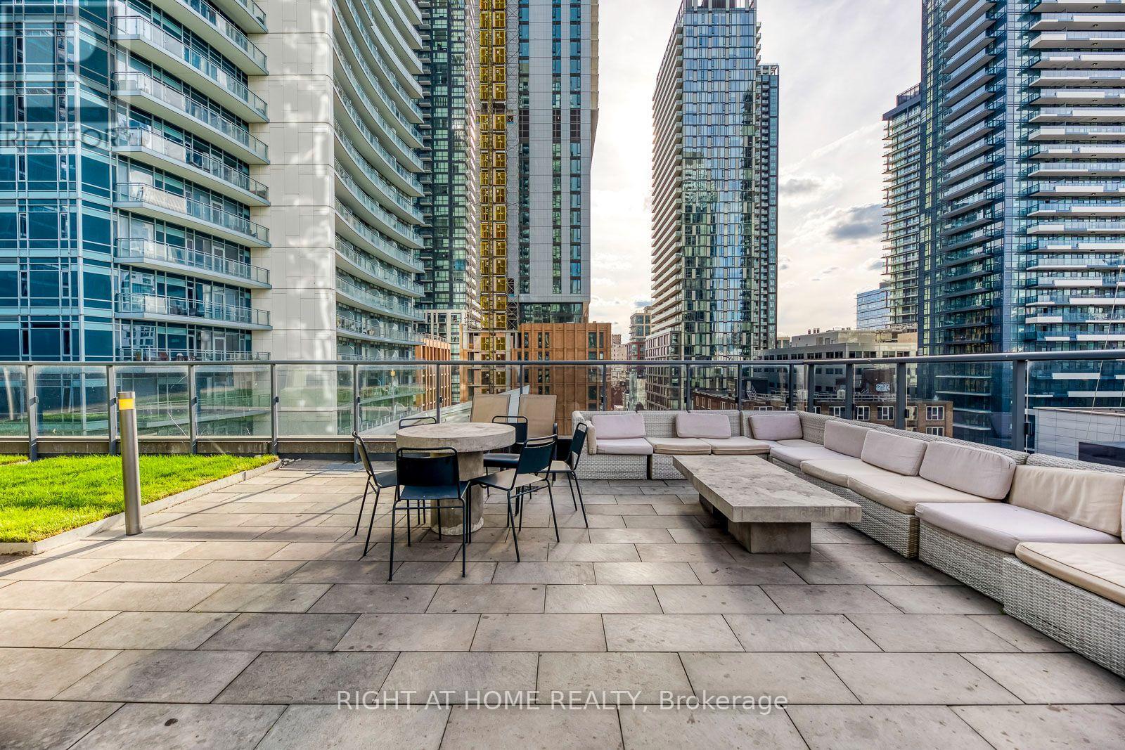 1306 - 295 Adelaide Street W, Toronto, Ontario  M5V 0L4 - Photo 43 - C13743362