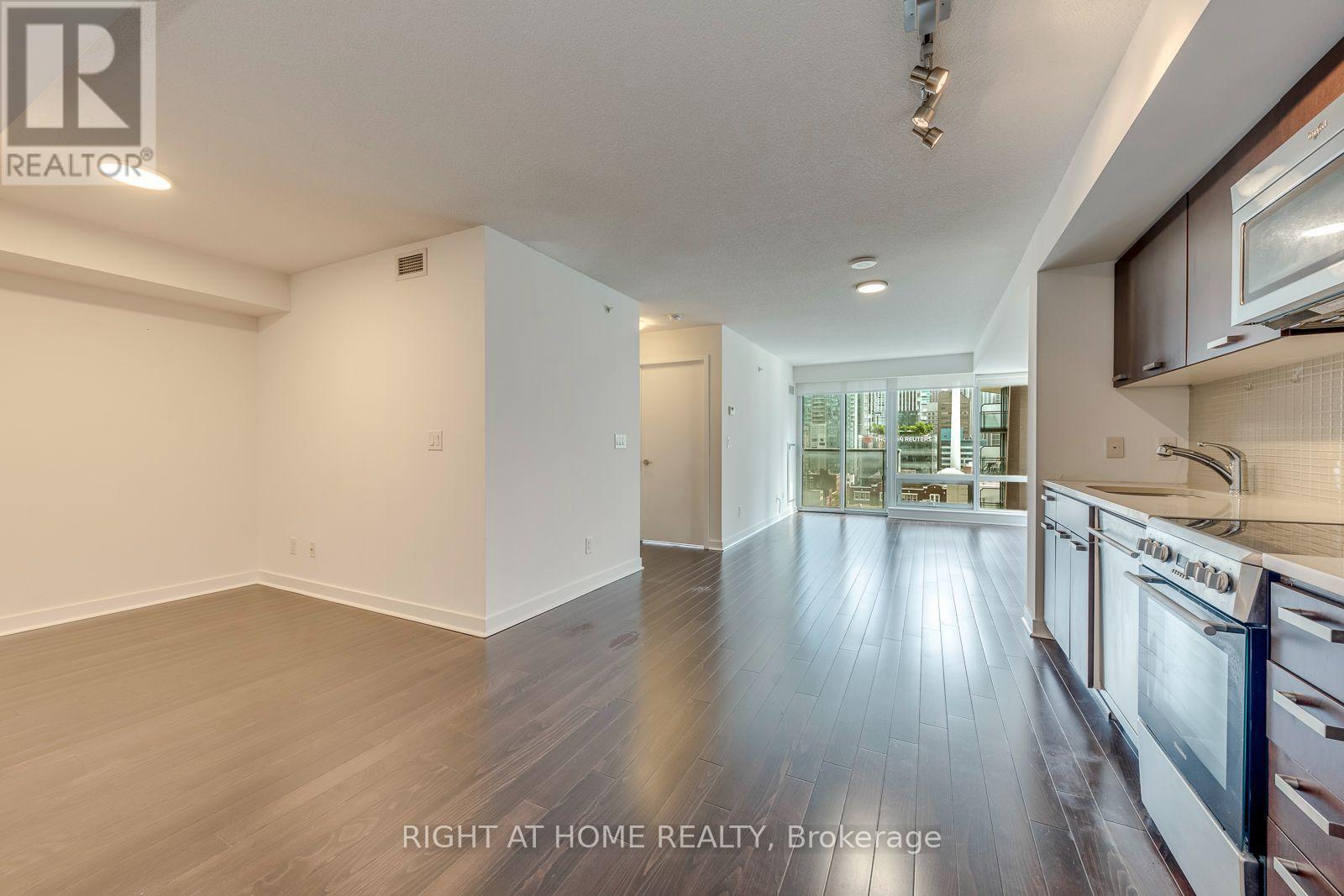 1306 - 295 Adelaide Street W, Toronto, Ontario  M5V 0L4 - Photo 6 - C13743362