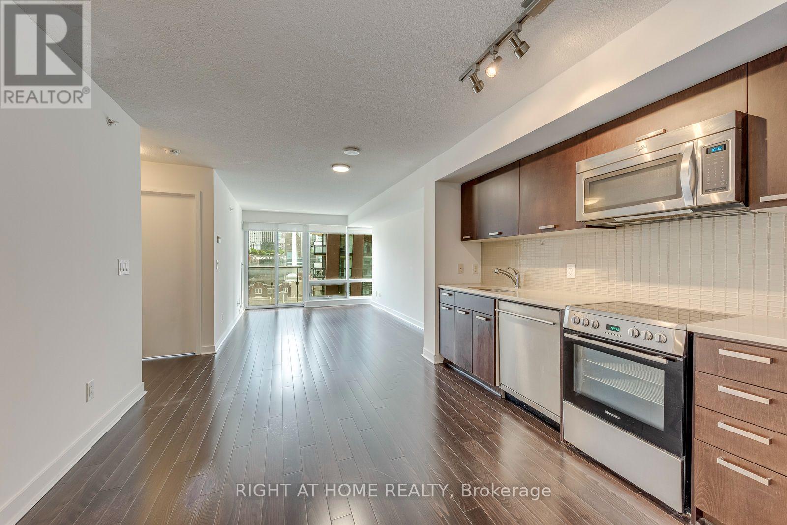 1306 - 295 Adelaide Street W, Toronto, Ontario  M5V 0L4 - Photo 8 - C13743362