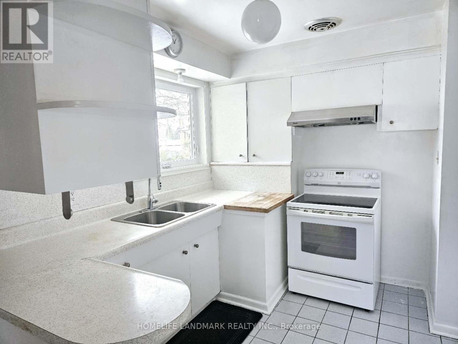 39 Bathford Crescent, Toronto, Ontario  M2J 2S3 - Photo 2 - C13743376