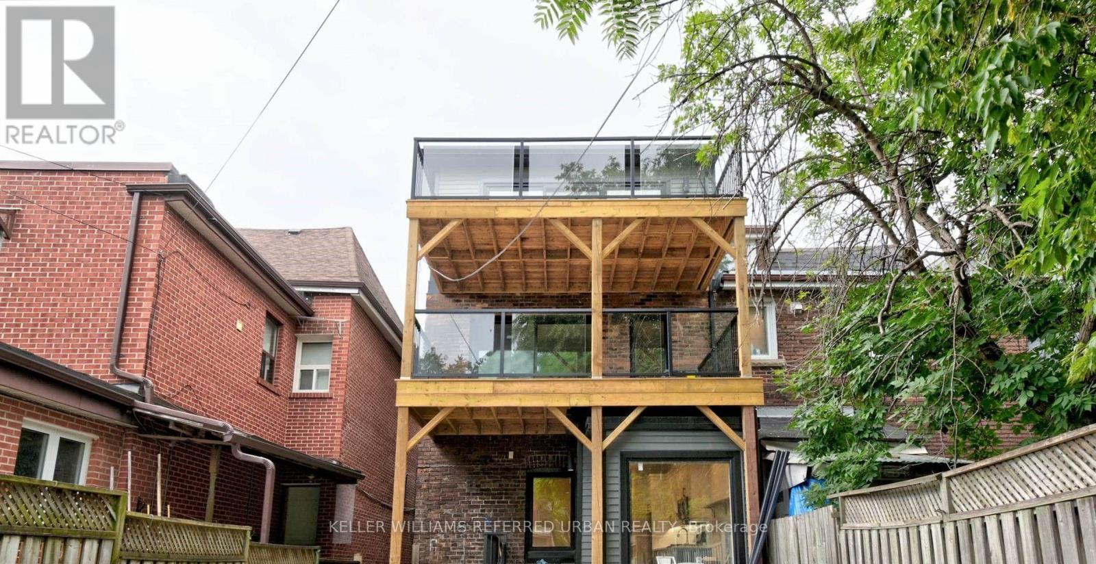 1 - 653 Manning Avenue, Toronto, Ontario  M6G 2W2 - Photo 9 - C13743378