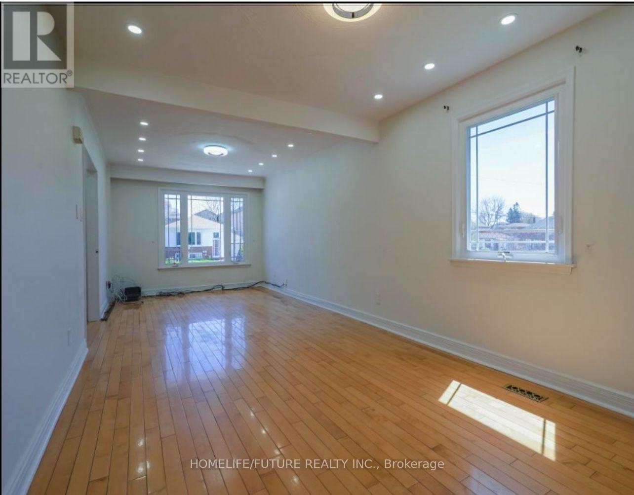 62 North Edgely Avenue, Toronto, Ontario  M1K 1T7 - Photo 6 - E13743402