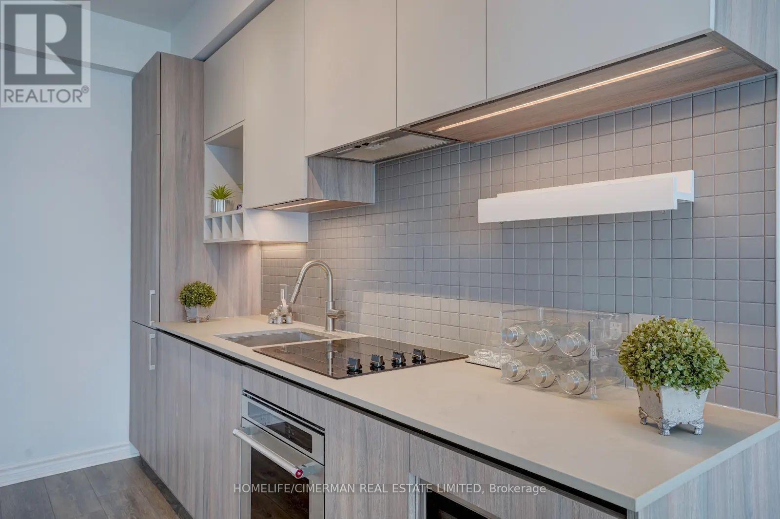 4711 - 950 Portage Parkway, Vaughan, Ontario  L4K 0J7 - Photo 7 - N13743366